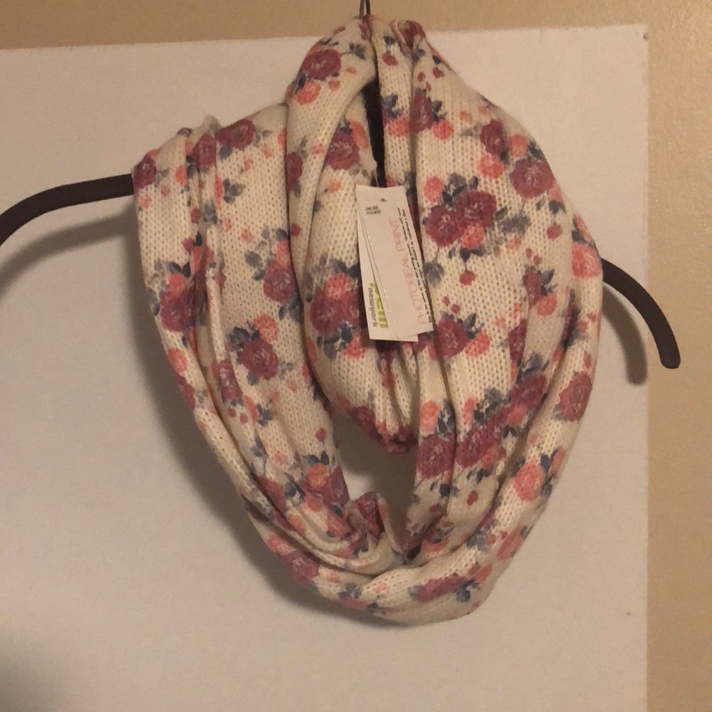 Capelli New York Infinity Scarf